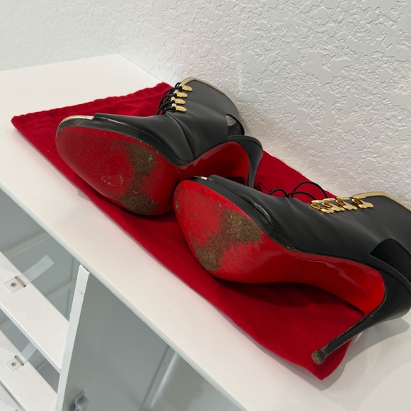 Black and Gold Heels - Picture 4 of 6